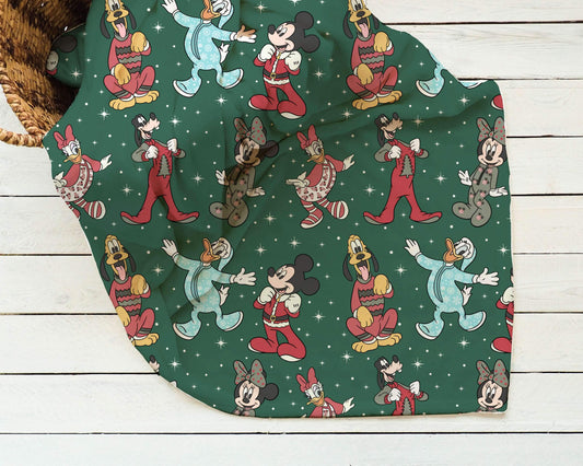 VERY MERRY MICKEY Cozy Plush Blanket **PREORDER**